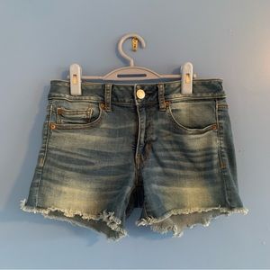American Eagle Distressed Mid-Rise 3” Jean Shorts